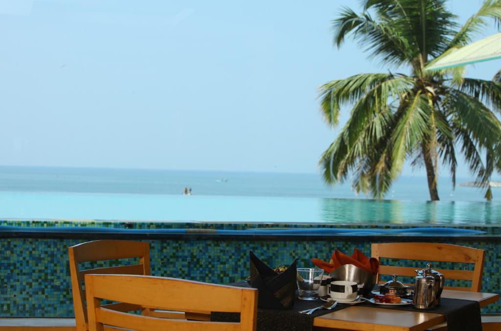 The Quilon Beach Hotel And Convention Center Kollam Dış mekan fotoğraf
