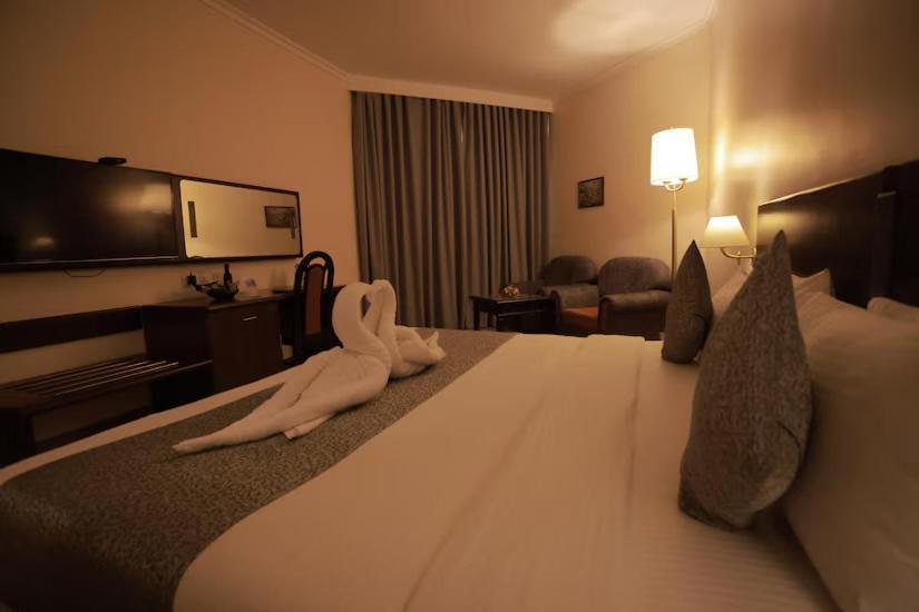 The Quilon Beach Hotel And Convention Center Kollam Dış mekan fotoğraf