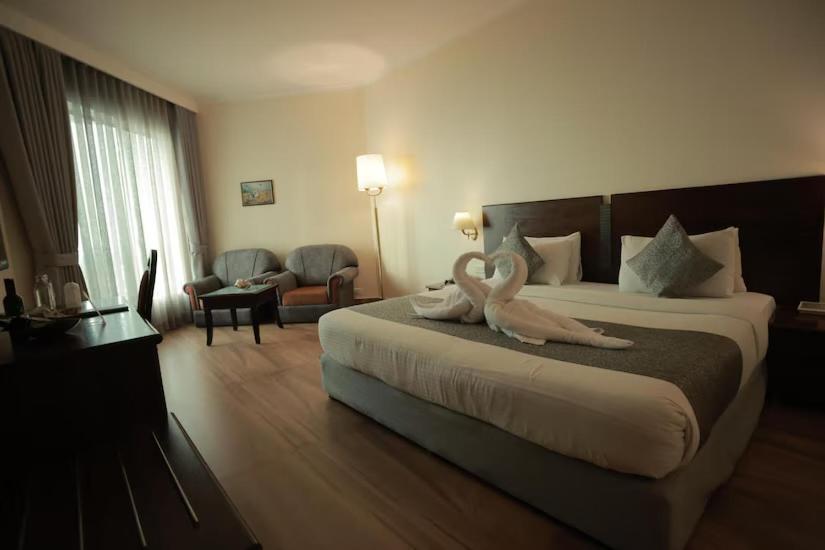 The Quilon Beach Hotel And Convention Center Kollam Dış mekan fotoğraf