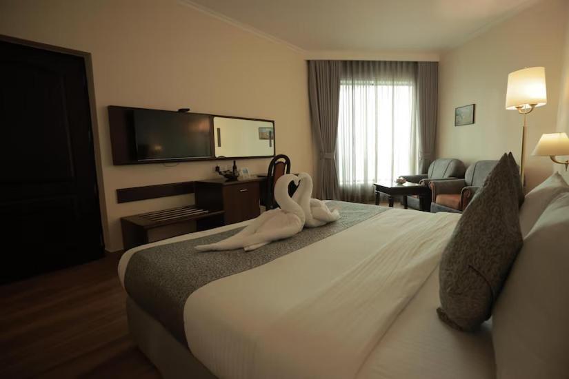 The Quilon Beach Hotel And Convention Center Kollam Dış mekan fotoğraf