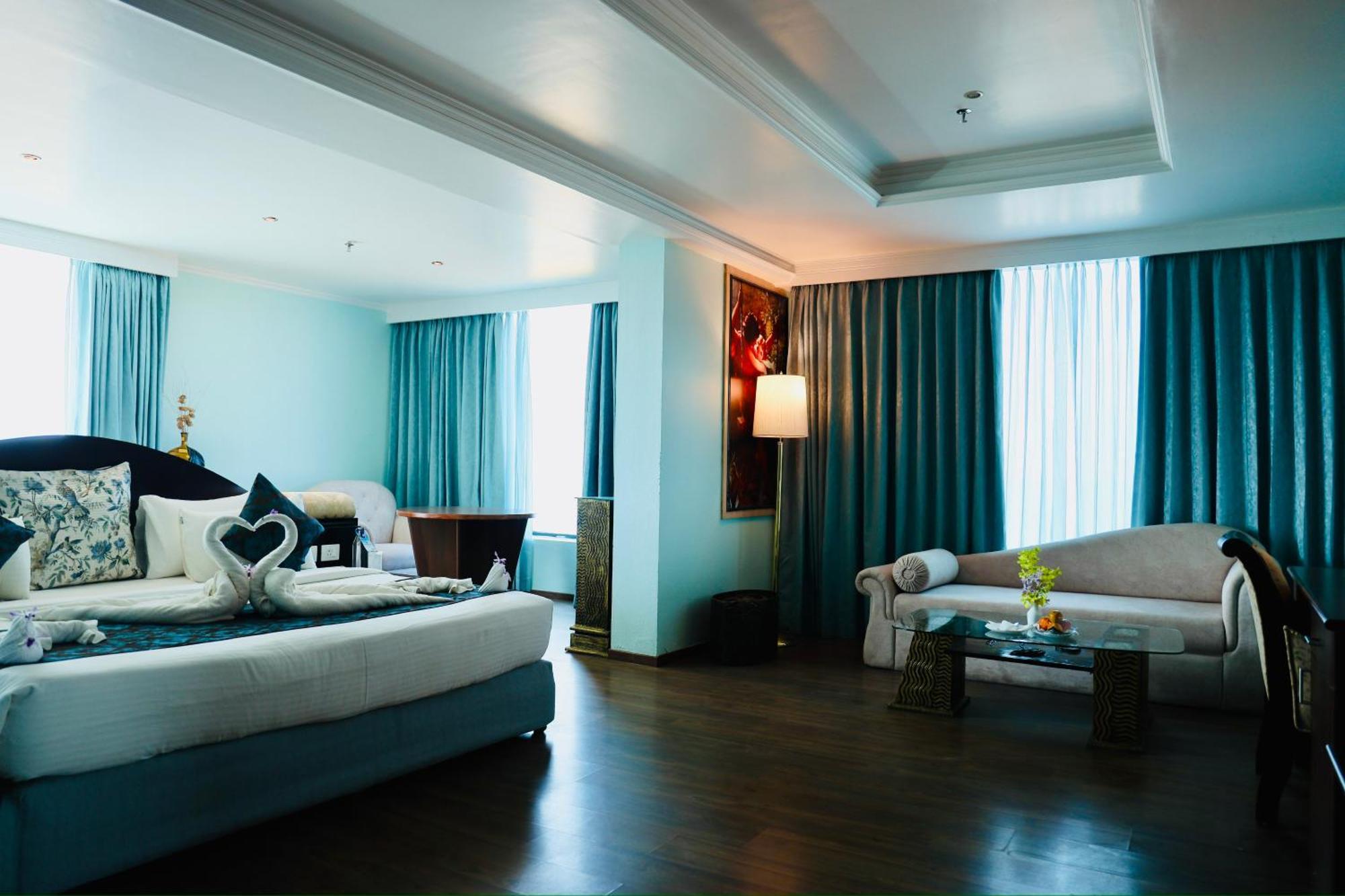 The Quilon Beach Hotel And Convention Center Kollam Dış mekan fotoğraf
