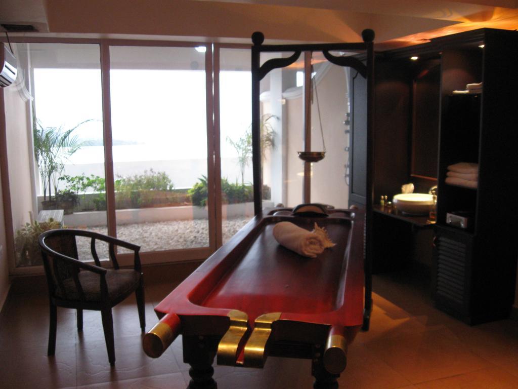 The Quilon Beach Hotel And Convention Center Kollam Dış mekan fotoğraf