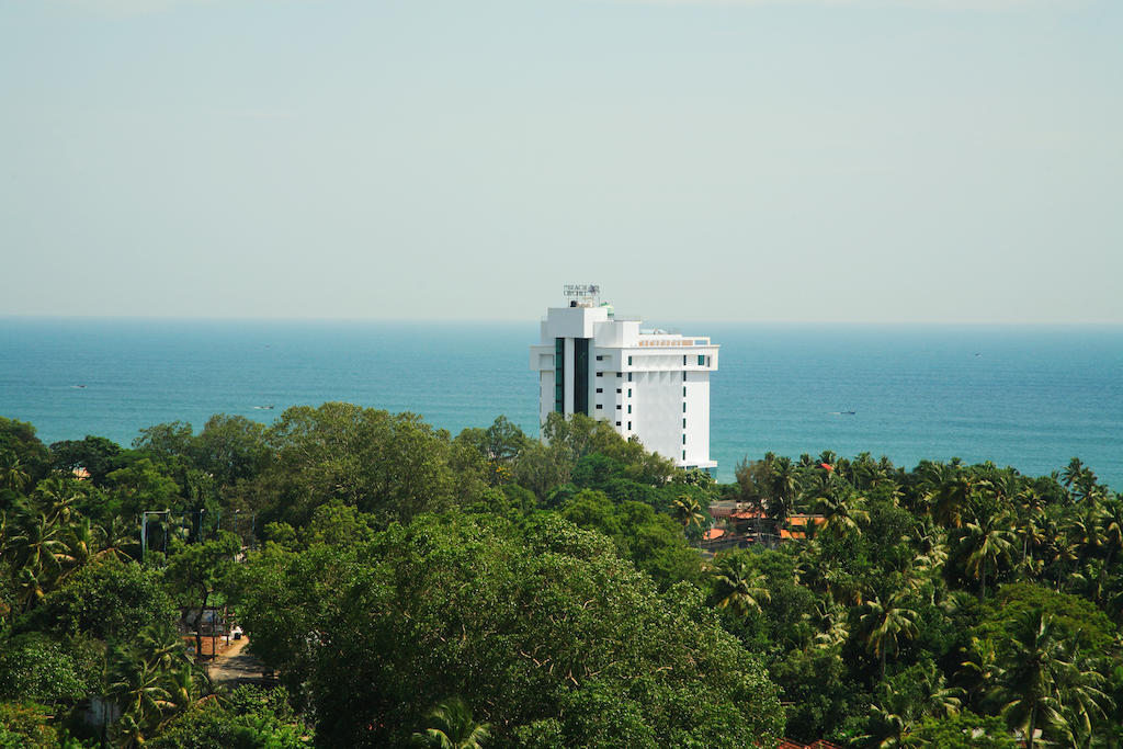 The Quilon Beach Hotel And Convention Center Kollam Dış mekan fotoğraf