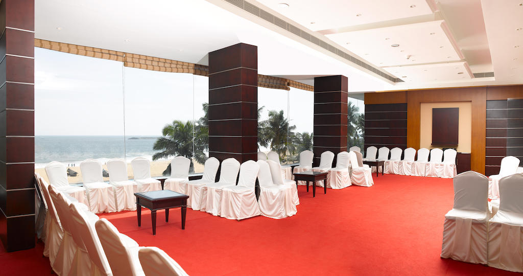 The Quilon Beach Hotel And Convention Center Kollam Konforlar fotoğraf